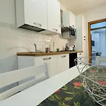 Apartment Fermi 80 *